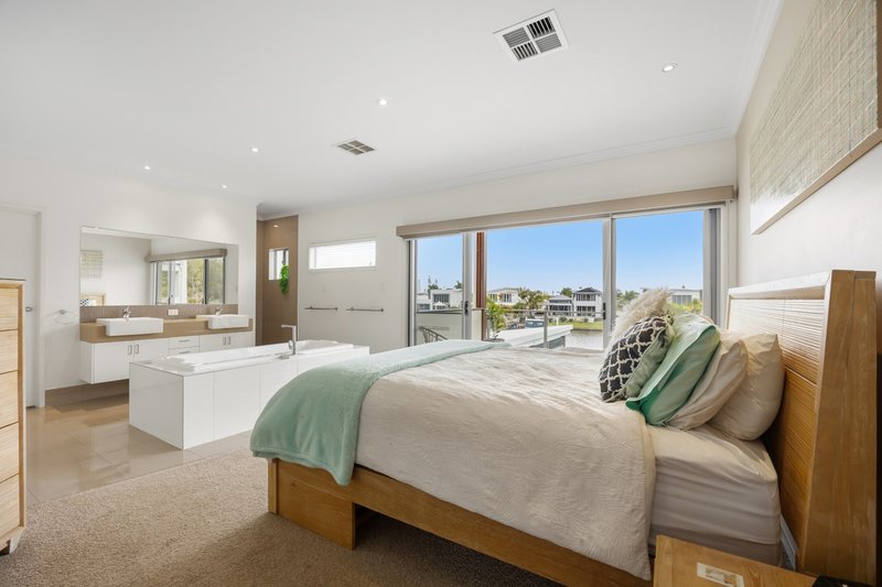 Photo - 8 North Point Crescent, Pelican Waters QLD 4551 - Image 12