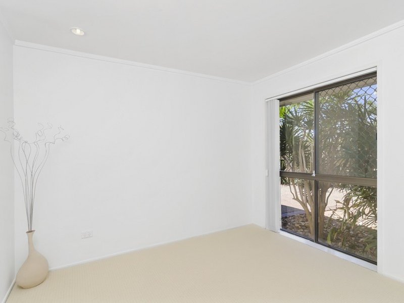 Photo - 8 Northwood Close, Robina QLD 4226 - Image 10