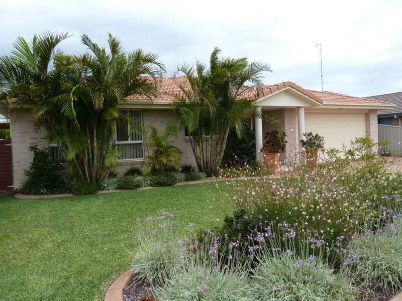 Photo - 8 Nuwarra Circuit, Forster NSW 2428 - Image 3