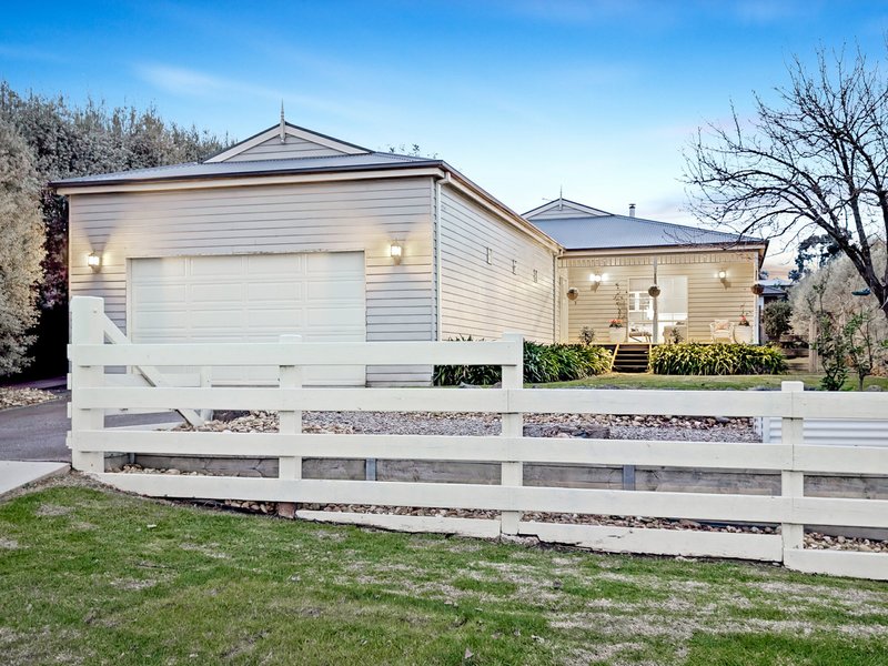 Photo - 8 Nylander Road, Bunyip VIC 3815 - Image 1