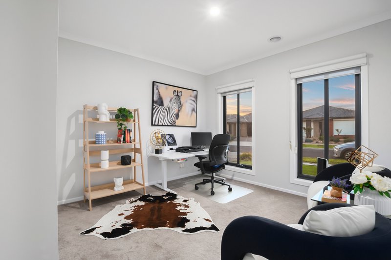 Photo - 8 Nyman Circuit, Tarneit VIC 3029 - Image 2