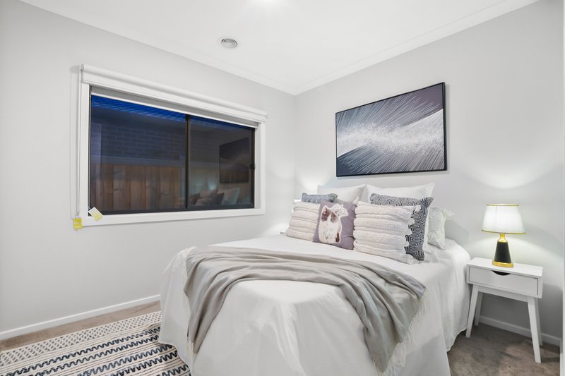 Photo - 8 Nyman Circuit, Tarneit VIC 3029 - Image 4