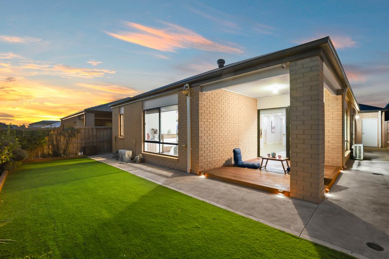 Photo - 8 Nyman Circuit, Tarneit VIC 3029 - Image 16