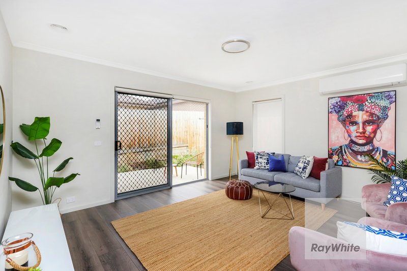 Photo - 8 Nyora Court, Westmeadows VIC 3049 - Image 6