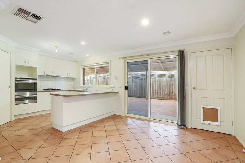 Photo - 8 Oak Court, Lara VIC 3212 - Image 2