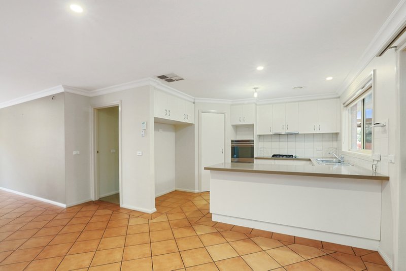 Photo - 8 Oak Court, Lara VIC 3212 - Image 4