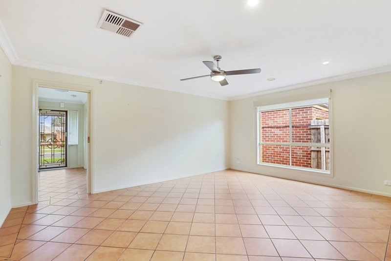 Photo - 8 Oak Court, Lara VIC 3212 - Image 5