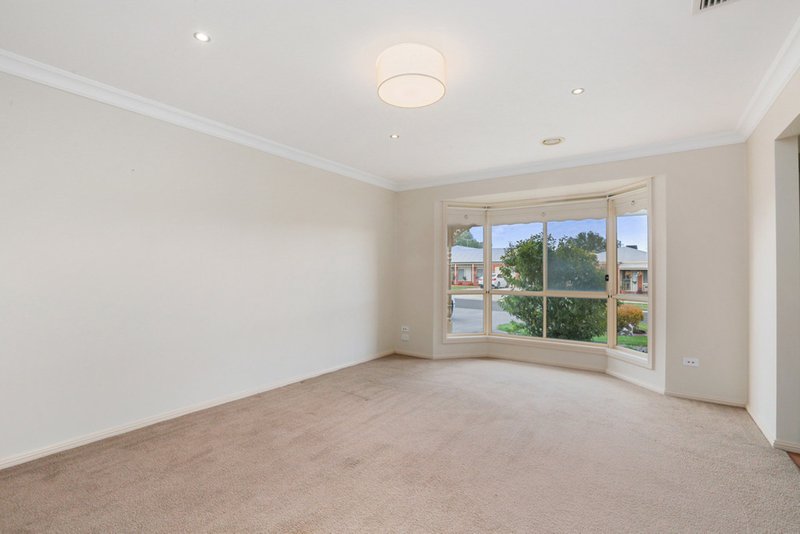 Photo - 8 Oak Court, Lara VIC 3212 - Image 6