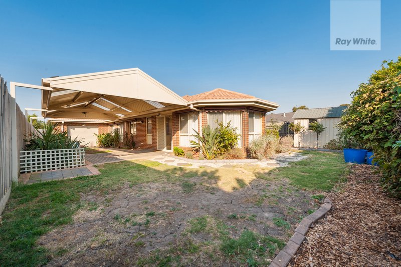 Photo - 8 Oakbank Court, Roxburgh Park VIC 3064 - Image 16