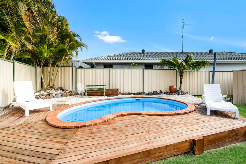 Photo - 8 Oakland Court, Burleigh Waters QLD 4220 - Image 2