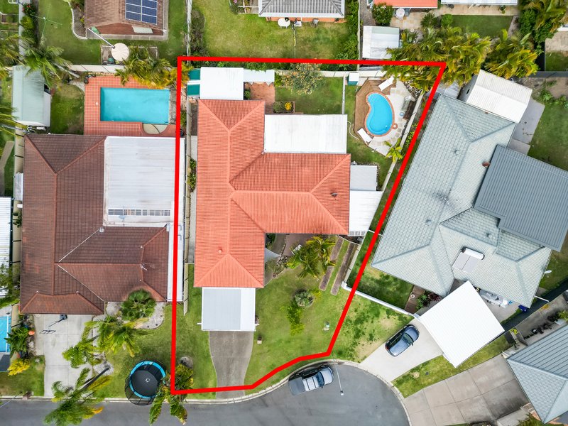 Photo - 8 Oakland Court, Burleigh Waters QLD 4220 - Image 15