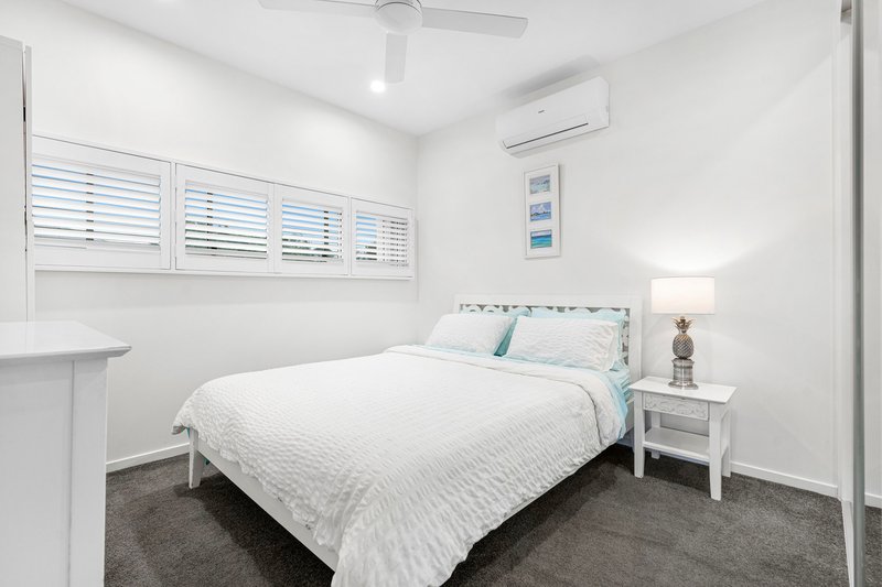 Photo - 8 of 22 Bay Terrace, Wynnum QLD 4178 - Image 4