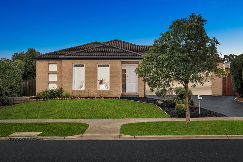Photo - 8 Ogle Way, Cranbourne North VIC 3977 - Image 1