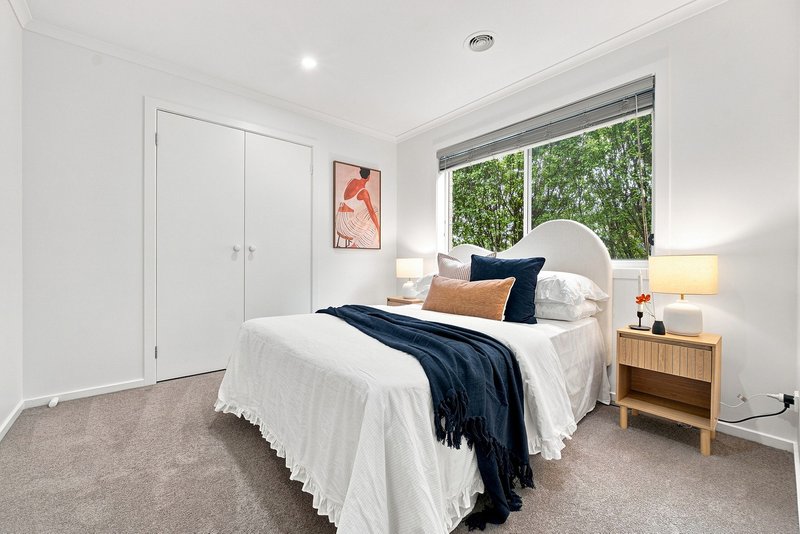 Photo - 8 Ogle Way, Cranbourne North VIC 3977 - Image 10
