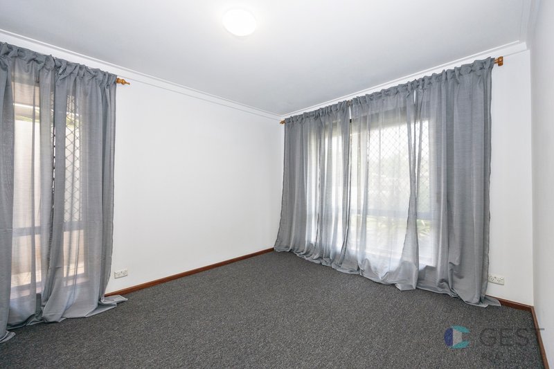 Photo - 8 O'Grady Way, Girrawheen WA 6064 - Image 11