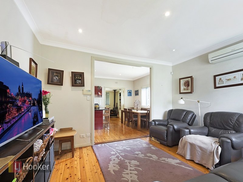 Photo - 8 Oklahoma Avenue, Toongabbie NSW 2146 - Image 3