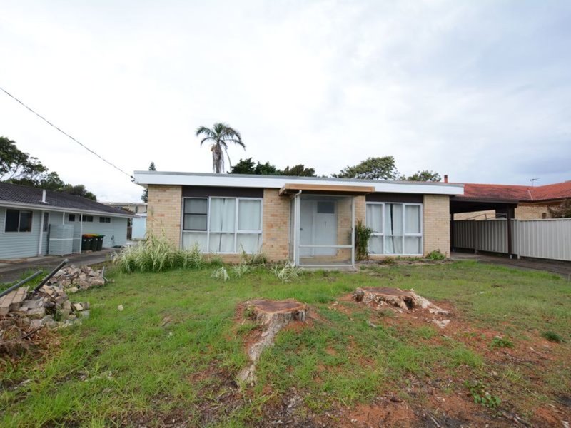 8 Old Bar Road, Old Bar NSW 2430