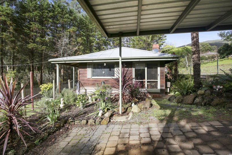 Photo - 8 Old Warburton Road, Warburton VIC 3799 - Image 3