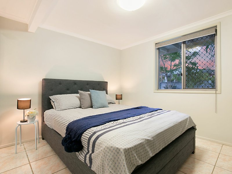 Photo - 8 Oleander Street, Daisy Hill QLD 4127 - Image 8