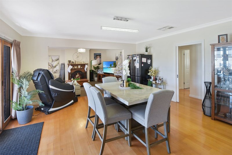 Photo - 8 Oliver Court, Horsham VIC 3400 - Image 3