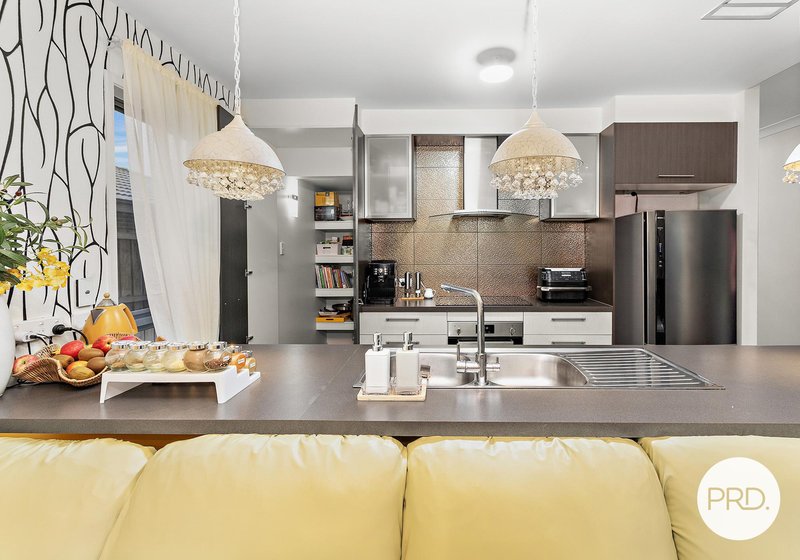 Photo - 8 Omaroo Place, Horsley NSW 2530 - Image 3