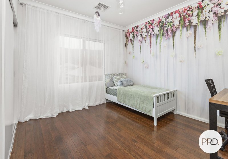 Photo - 8 Omaroo Place, Horsley NSW 2530 - Image 10