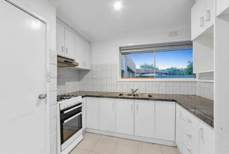 Photo - 8 Onslow Court, Noble Park VIC 3174 - Image 9