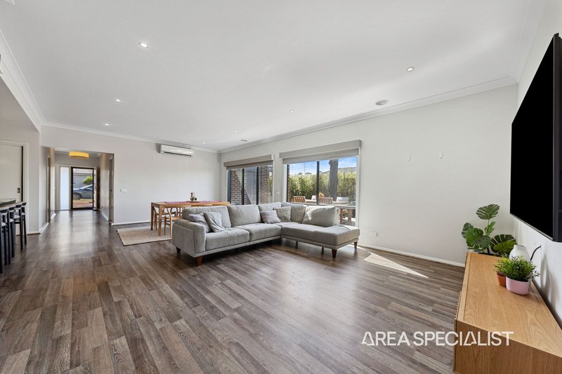 Photo - 8 Ontario Drive, Pakenham VIC 3810 - Image 6