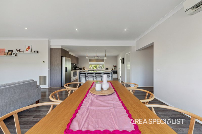 Photo - 8 Ontario Drive, Pakenham VIC 3810 - Image 11