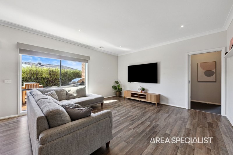 Photo - 8 Ontario Drive, Pakenham VIC 3810 - Image 12