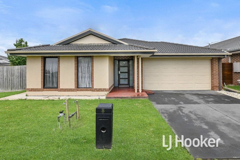 8 Onyx Crescent, Officer VIC 3809