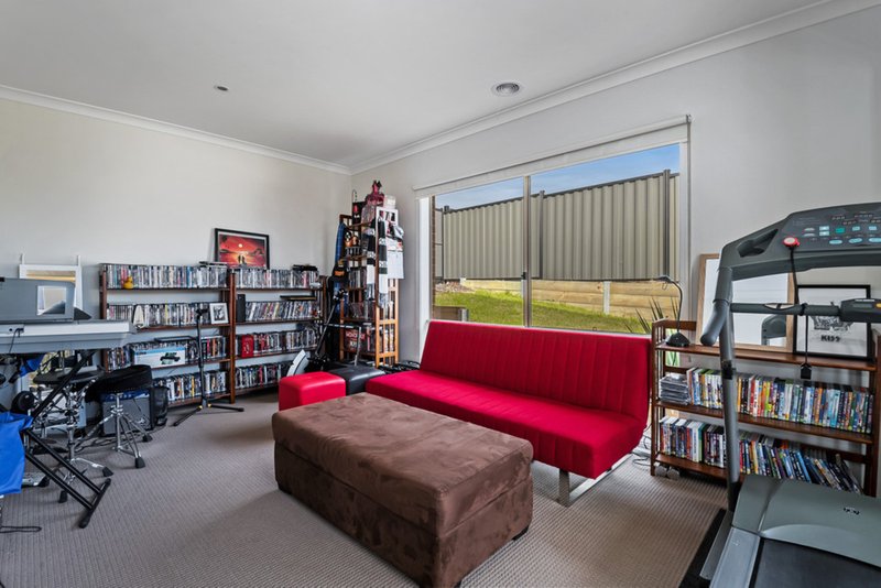 Photo - 8 Ophir Way, Mernda VIC 3754 - Image 6