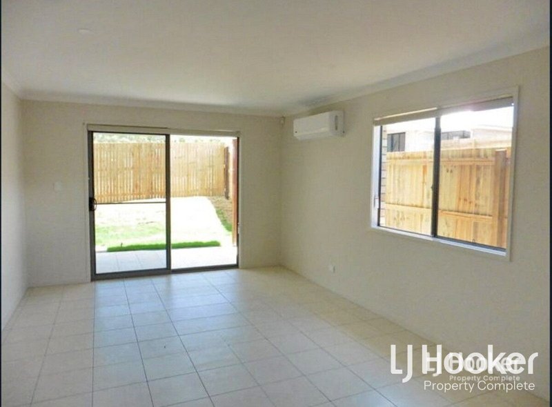 Photo - 8 Orb Street, Yarrabilba QLD 4207 - Image 5