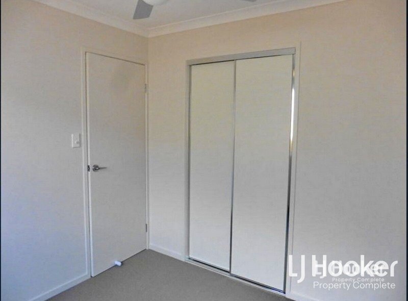 Photo - 8 Orb Street, Yarrabilba QLD 4207 - Image 9