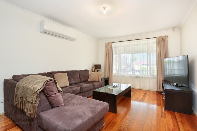 Photo - 8 Orchid Court, Lalor VIC 3075 - Image 4