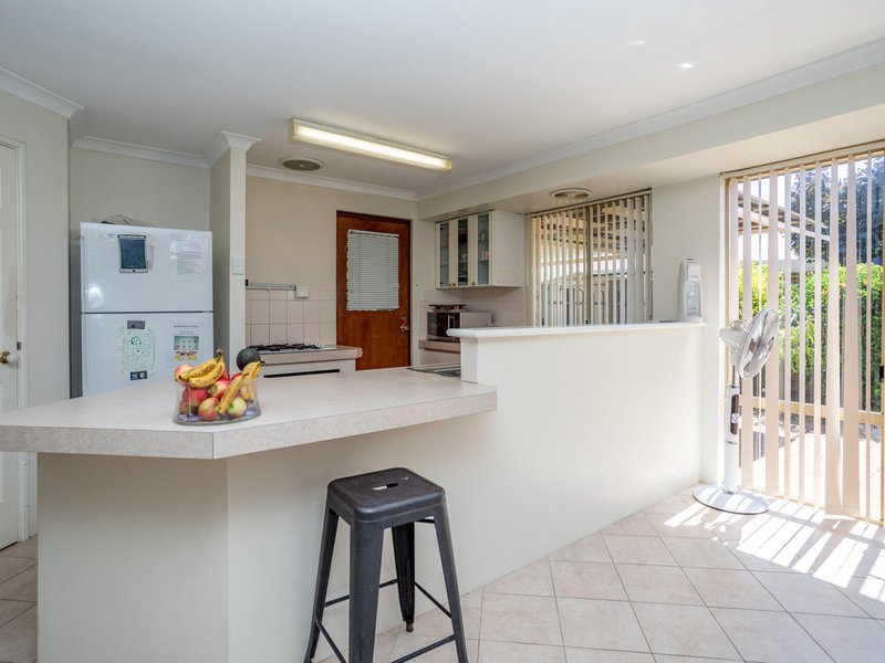 Photo - 8 Oriole Way, Thornlie WA 6108 - Image 3