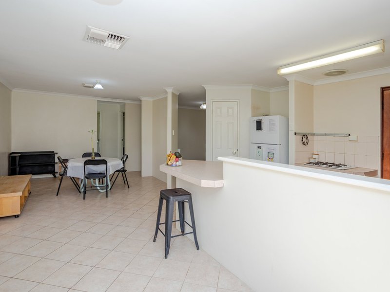 Photo - 8 Oriole Way, Thornlie WA 6108 - Image 5