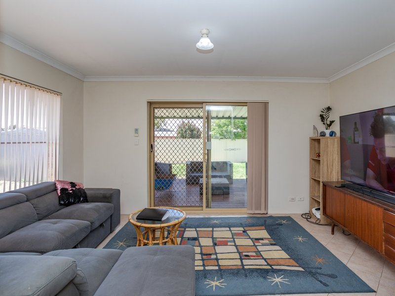 Photo - 8 Oriole Way, Thornlie WA 6108 - Image 8