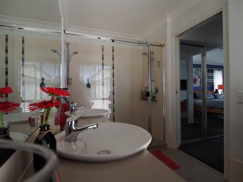 Photo - 8 Orla Court, Murrumba Downs QLD 4503 - Image 11