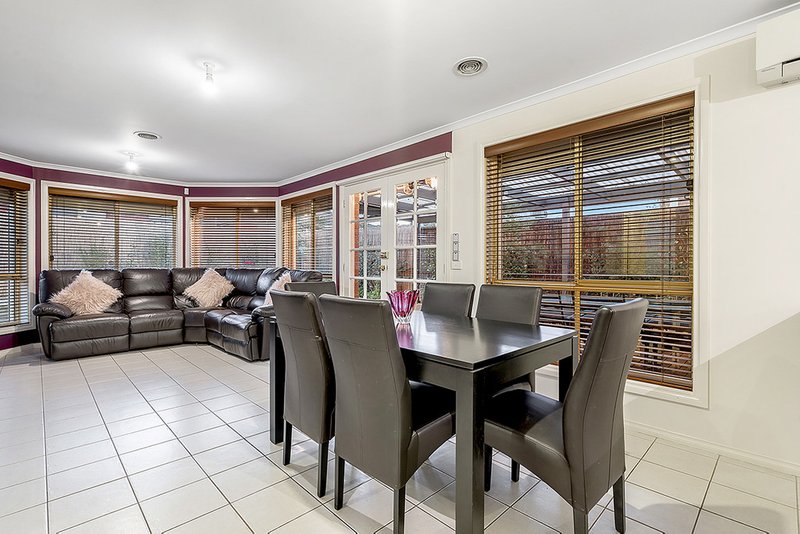 Photo - 8 Orlando Drive, Roxburgh Park VIC 3064 - Image 7