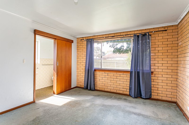 Photo - 8 Ormsby Avenue, Parafield Gardens SA 5107 - Image 14