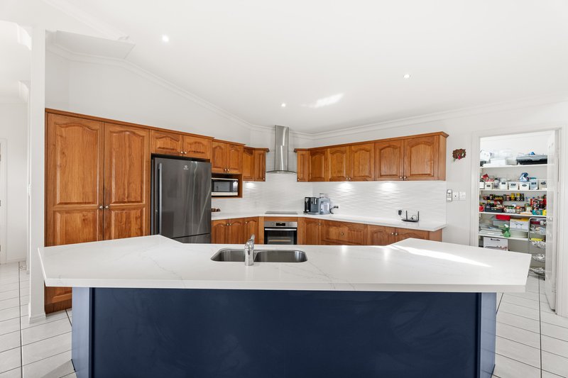 Photo - 8 Osprey Drive, Craignish QLD 4655 - Image 4