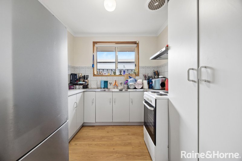 Photo - 8 Oxford Terrace, Blakeview SA 5114 - Image 5