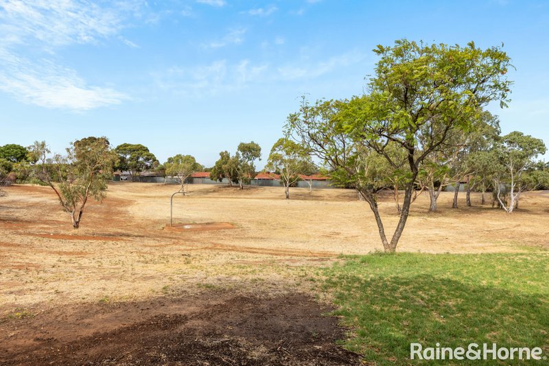 Photo - 8 Oxford Terrace, Blakeview SA 5114 - Image 18
