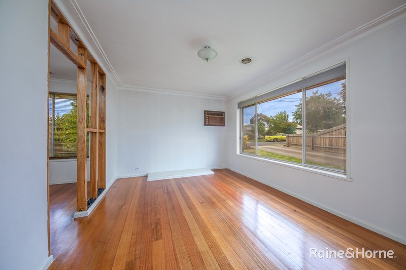 Photo - 8 Oxley Street, Sunbury VIC 3429 - Image 7