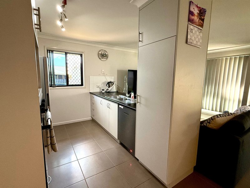 Photo - 8 Pacific Avenue, Sarina QLD 4737 - Image 7