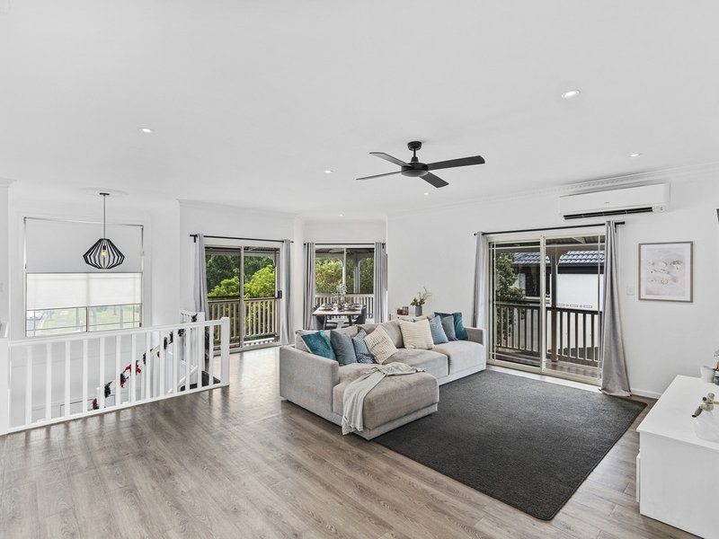 Photo - 8 Pacific Pines Boulevard, Pacific Pines QLD 4211 - Image 6