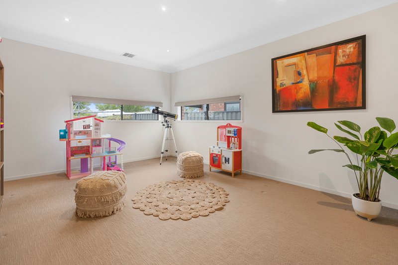 Photo - 8 Paddys Place, South Morang VIC 3752 - Image 6