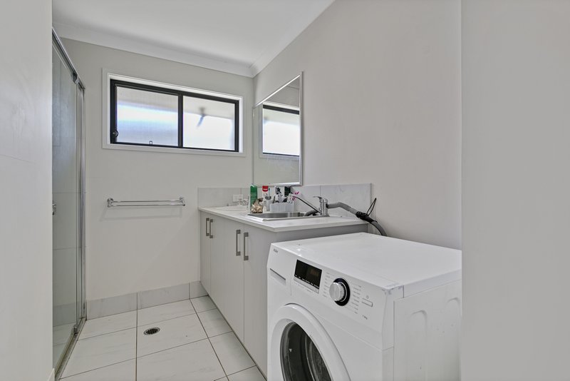 Photo - 8 Palmerston Cres , Beerwah QLD 4519 - Image 16
