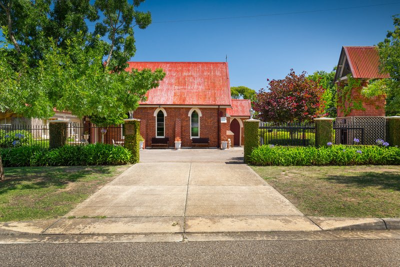 Photo - 8 Palmerston Street, Berwick VIC 3806 - Image 3